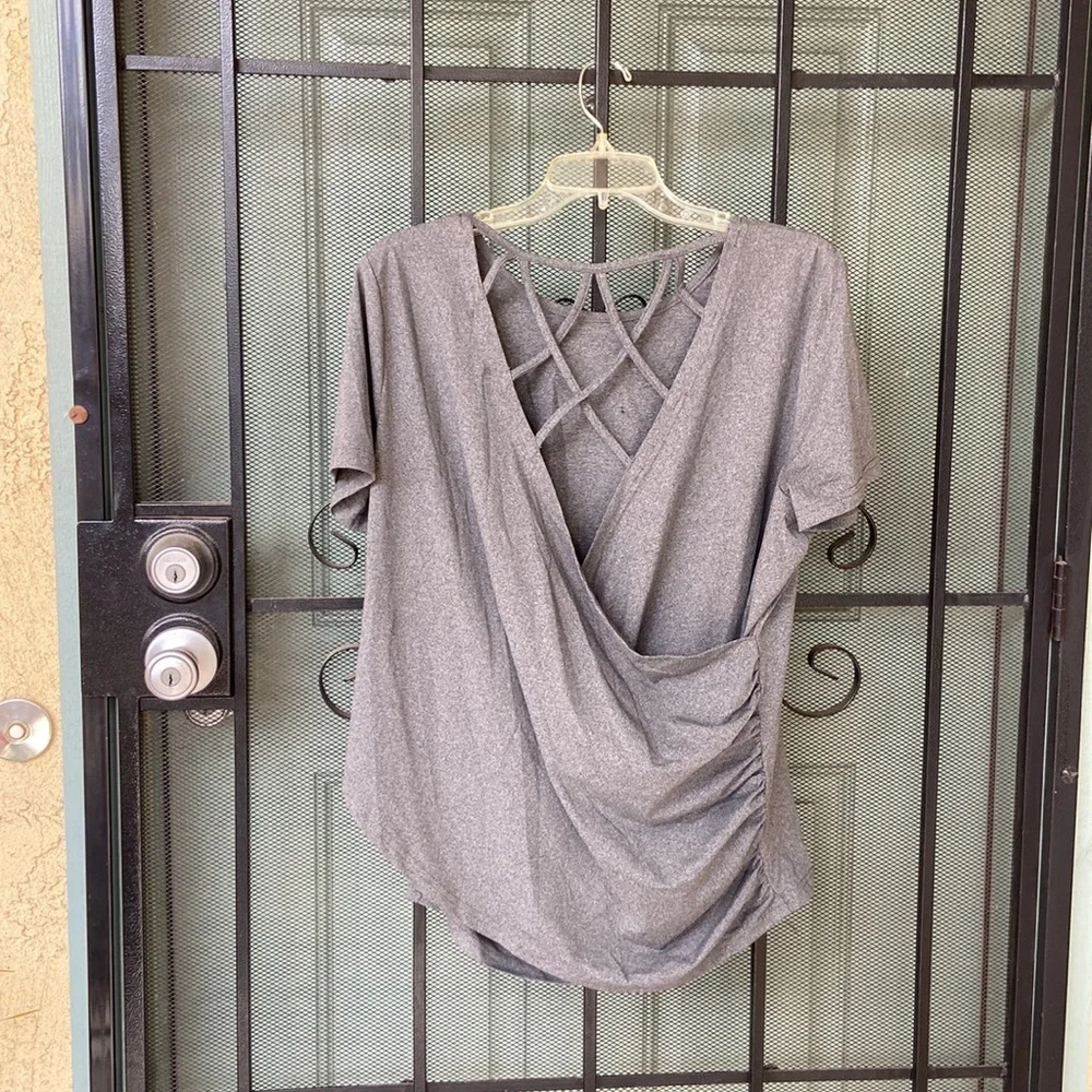 NWOT Grey Top with Crisscross Back - Picture 4 of 6